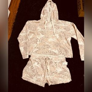 RON JON Sweatshirt & shorts set -new